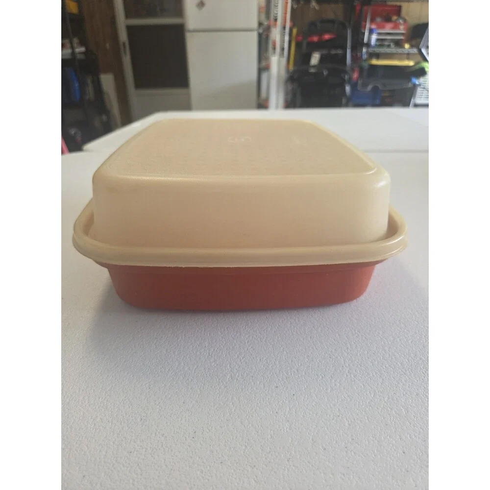 Tupperware Meat Keeper Marinade Container  With Lid Paprika Red 1294-1 Vintage